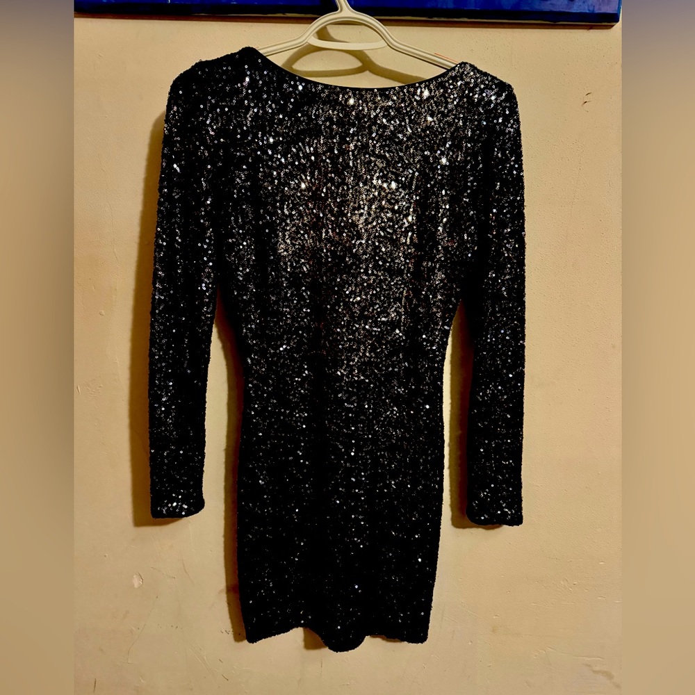 Dress the population long sleeve sequin cocktail dress